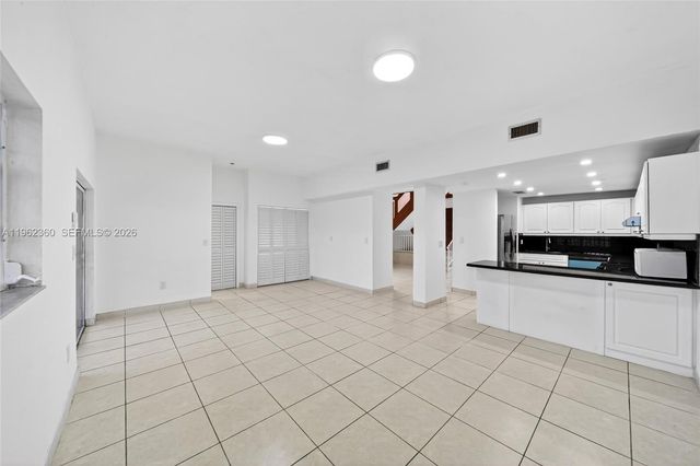 1285 W 42nd Pl, Hialeah, FL 33012