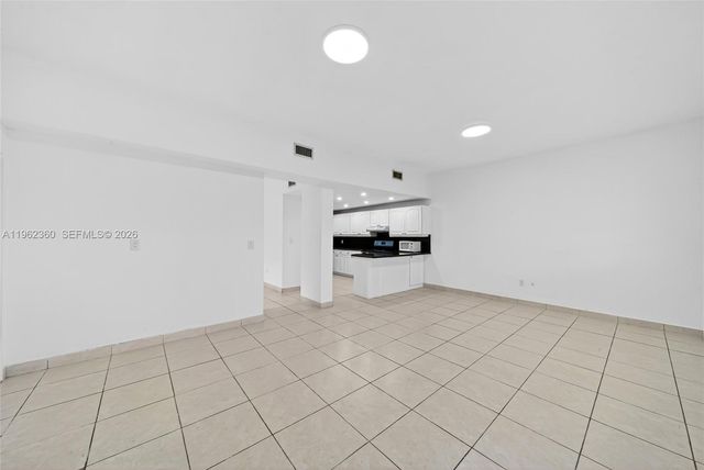 1285 W 42nd Pl, Hialeah, FL 33012