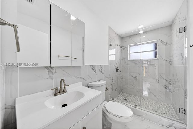 1285 W 42nd Pl, Hialeah, FL 33012