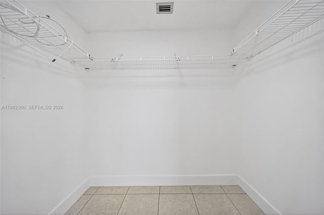 1285 W 42nd Pl, Hialeah, FL 33012