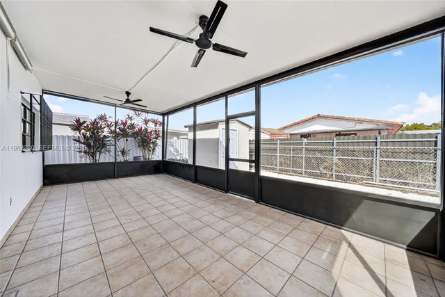 1285 W 42nd Pl, Hialeah, FL 33012