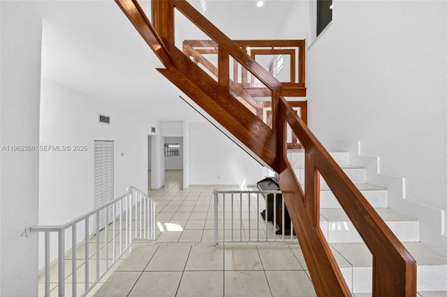 1285 W 42nd Pl, Hialeah, FL 33012