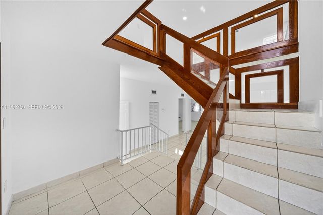 1285 W 42nd Pl, Hialeah, FL 33012