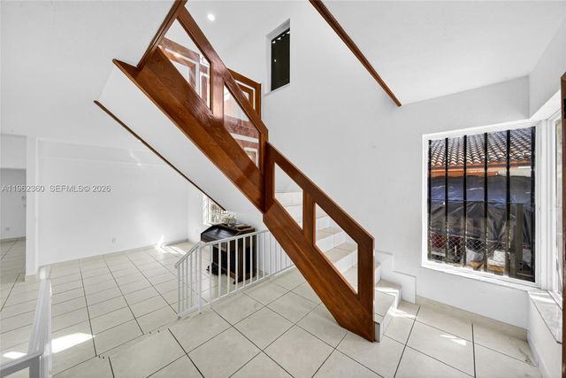 1285 W 42nd Pl, Hialeah, FL 33012