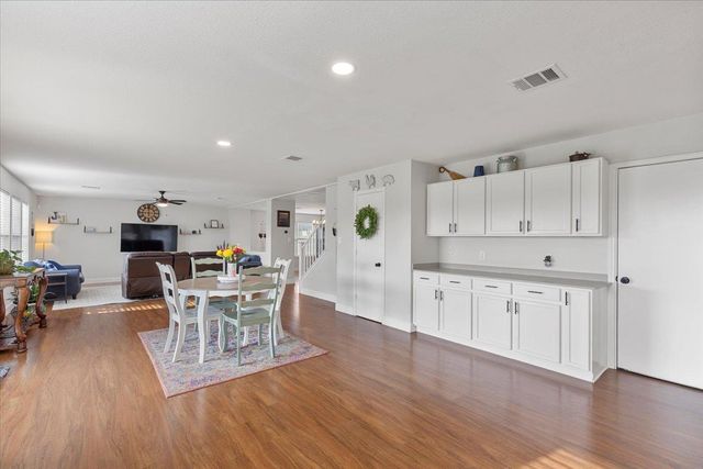 100 N Prairie LN, Georgetown, TX 78633