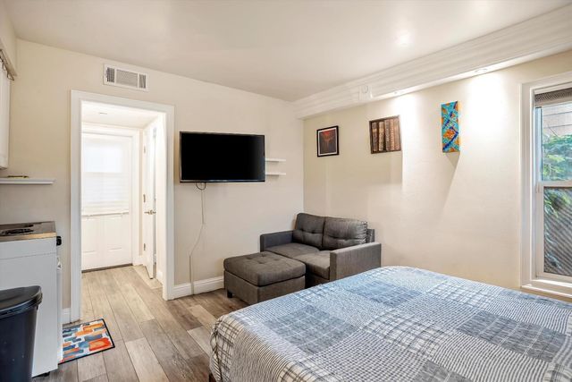 303 W St, Sacramento, CA 95818