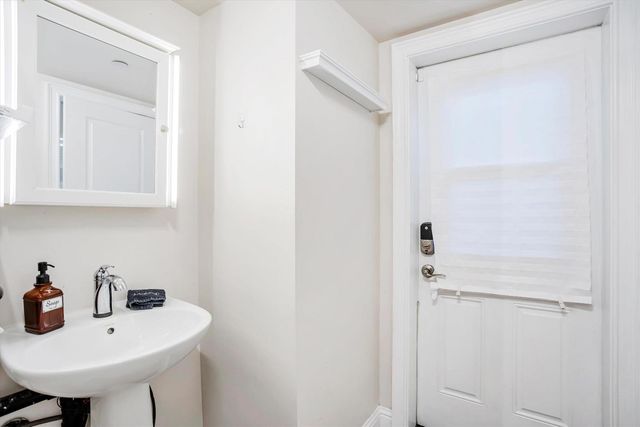 303 W St, Sacramento, CA 95818