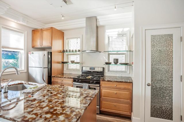 303 W St, Sacramento, CA 95818