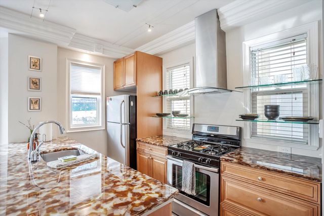 303 W St, Sacramento, CA 95818