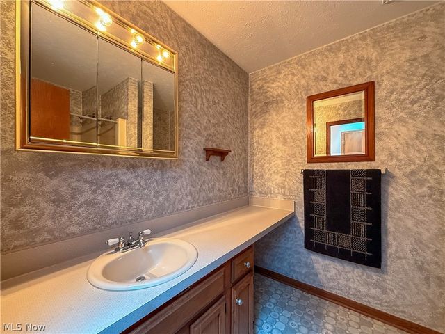 3377 Ridgewood Road, Medina, OH 44256