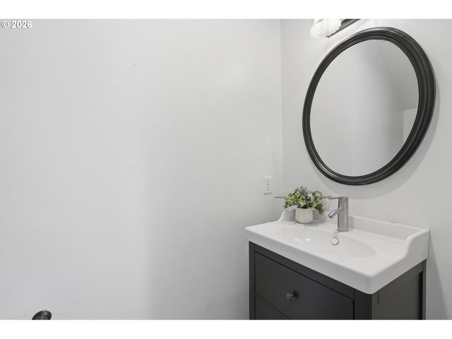 11068 Sw PARKVIEW Dr, Wilsonville, OR 97070