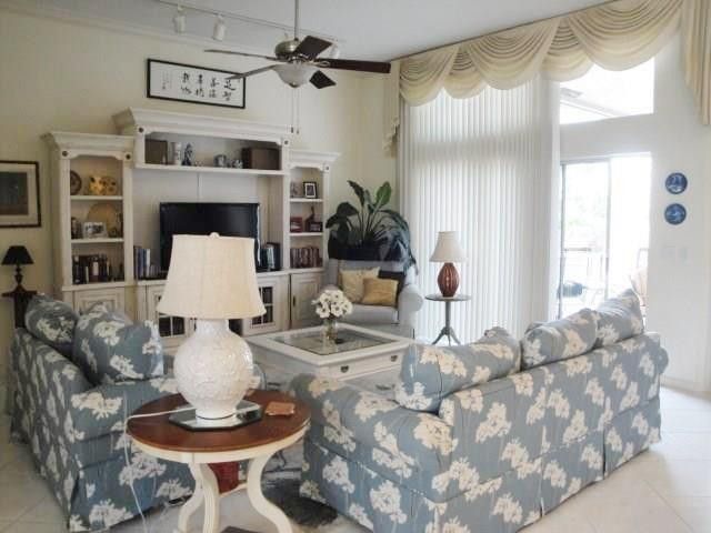 5216 NW 109th Way, Coral Springs, FL 33076