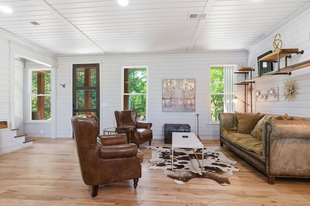 1014 Lakeview Cir, Ashland City, TN 37015