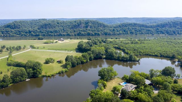 1014 Lakeview Cir, Ashland City, TN 37015