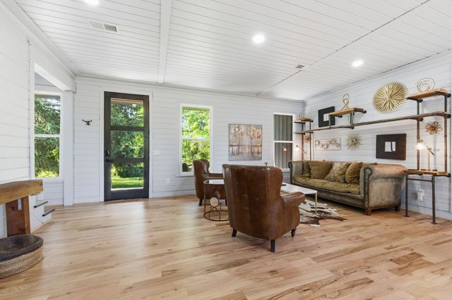 1014 Lakeview Cir, Ashland City, TN 37015