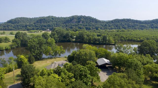 1014 Lakeview Cir, Ashland City, TN 37015
