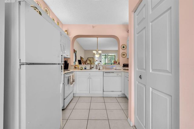 7647 SOUTHAMPTON Terrace 115, Tamarac, FL 33321