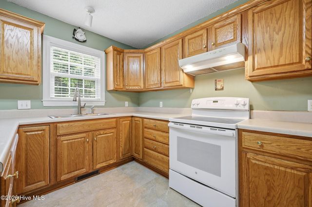 1828 Garner Road, Greenville, NC 27834