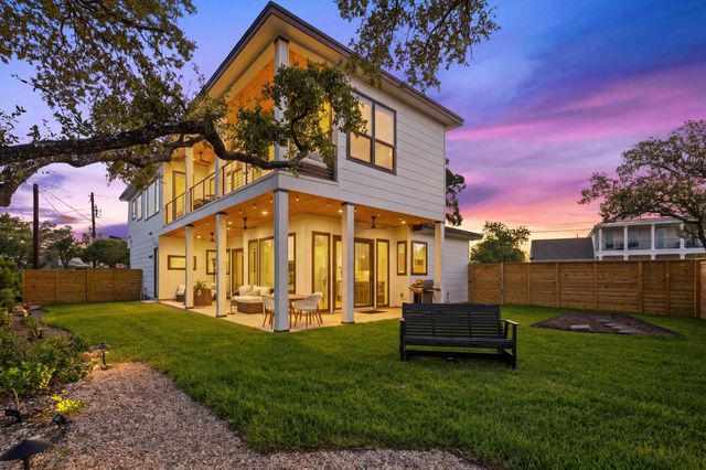 8503 Grandview DR, Jonestown, TX 78645