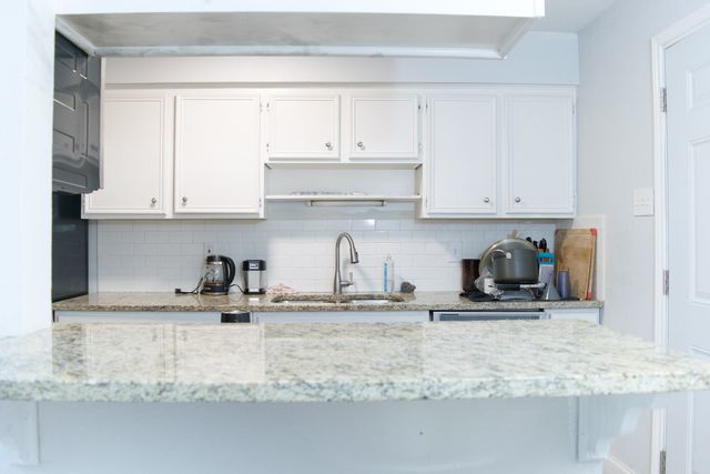 1524 Britainway Lane, Dallas, TX 75228