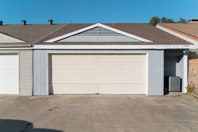 1524 Britainway Lane, Dallas, TX 75228