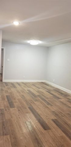 1524 Britainway Lane, Dallas, TX 75228
