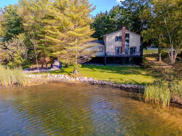 2119 Middle Haven Drive, Gladwin, MI 48624