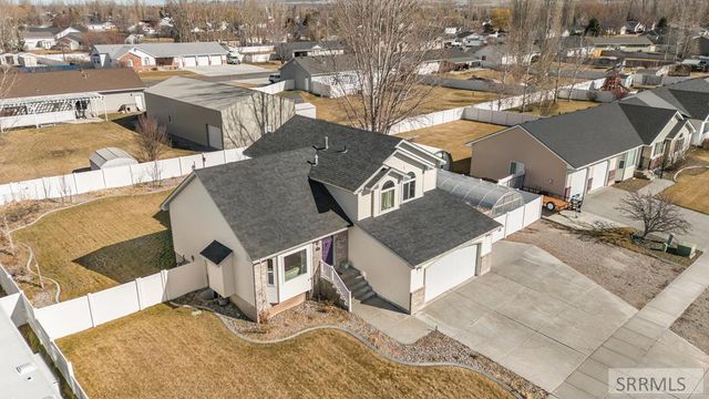 4113 E Birchwood Circle, Ammon, ID 83406