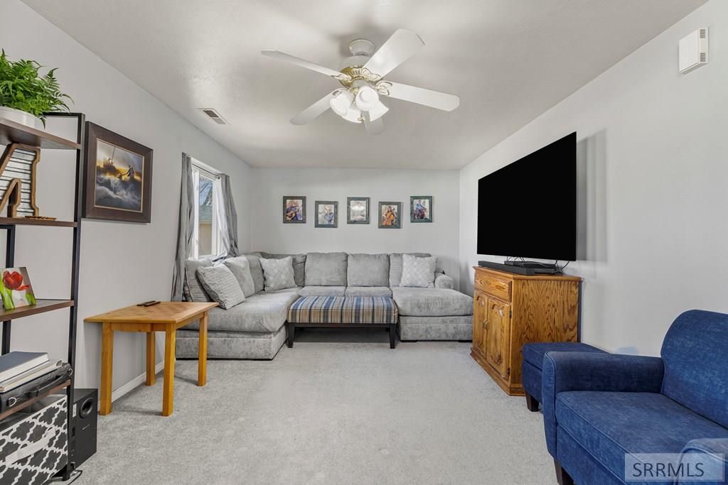 Image 16 of property listing at 4113 E Birchwood Circle, Ammon, ID 83406