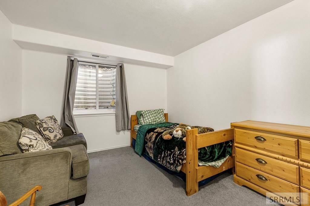 Image 18 of property listing at 4113 E Birchwood Circle, Ammon, ID 83406