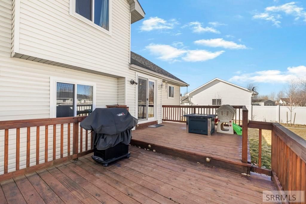 Image 26 of property listing at 4113 E Birchwood Circle, Ammon, ID 83406