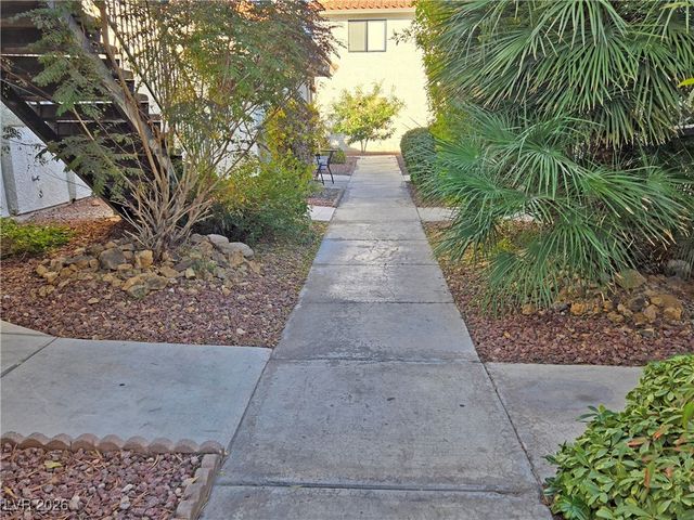 6747 West Charleston Boulevard 2, Las Vegas, NV 89146