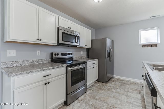 123 Gadwall Ct, Shepherdsville, KY 40165