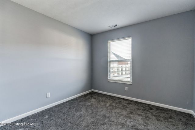 123 Gadwall Ct, Shepherdsville, KY 40165