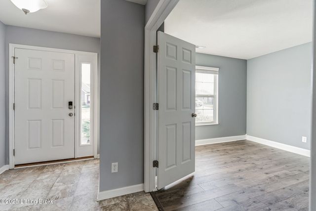 123 Gadwall Ct, Shepherdsville, KY 40165