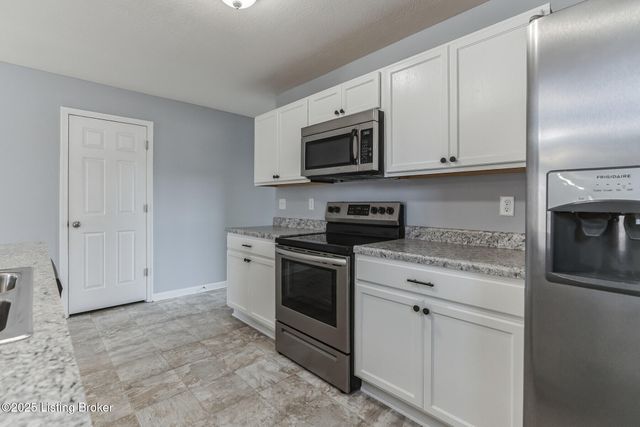 123 Gadwall Ct, Shepherdsville, KY 40165