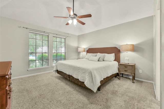 2910 Queen Victoria Street, Pearland, TX 77581