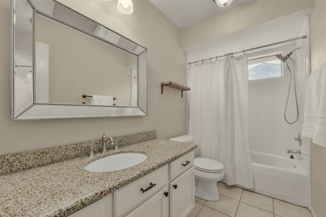 2910 Queen Victoria Street, Pearland, TX 77581
