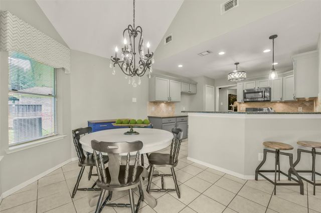 2910 Queen Victoria Street, Pearland, TX 77581