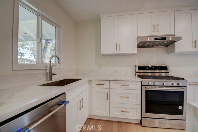 602 S Deming, Santa Ana, CA 92704