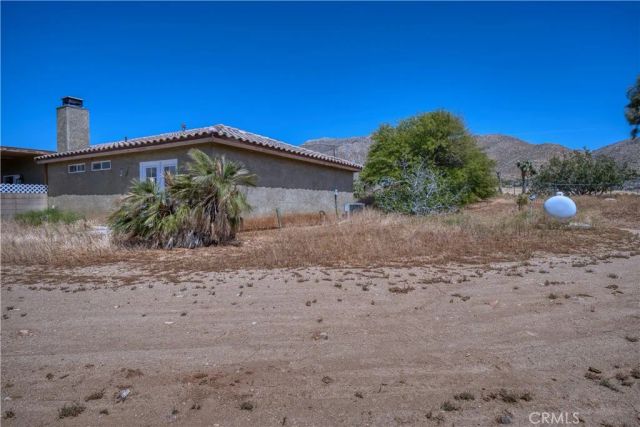20465 Piedmont Dr, Apple Valley, CA 92308