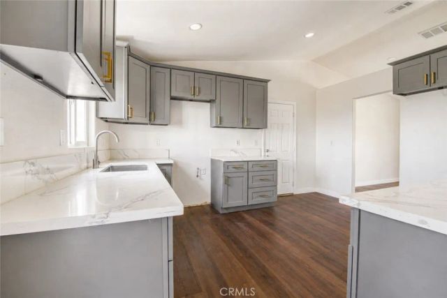 20465 Piedmont Dr, Apple Valley, CA 92308