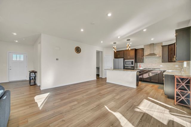 1007 Kessler Drive, Mundelein, IL 60060