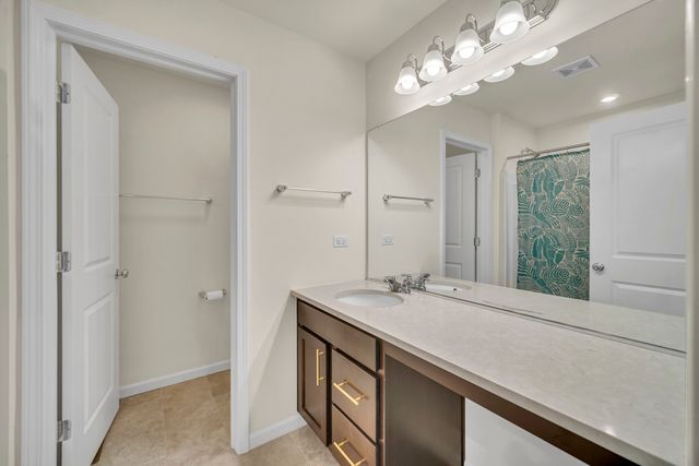 1007 Kessler Drive, Mundelein, IL 60060