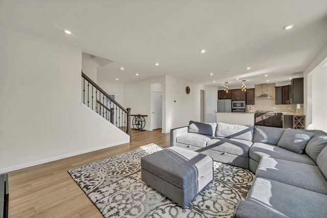 1007 Kessler Drive, Mundelein, IL 60060