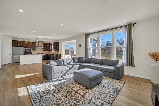 1007 Kessler Drive, Mundelein, IL 60060