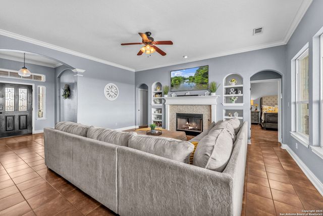 233 Scenic Hills, La Vernia, TX 78121