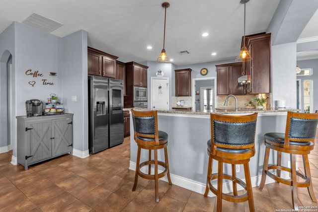 233 Scenic Hills, La Vernia, TX 78121