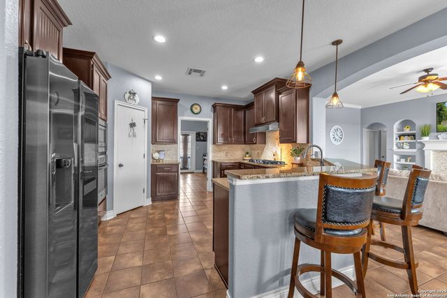 233 Scenic Hills, La Vernia, TX 78121