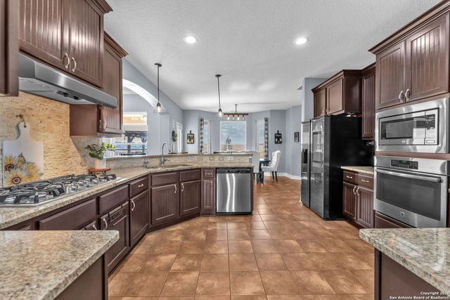 233 Scenic Hills, La Vernia, TX 78121